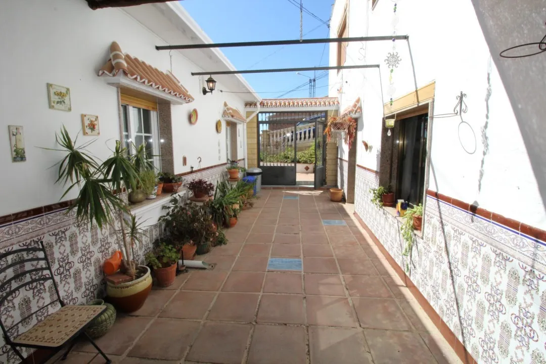 132fa832-156e-49c3-b8b9-a4f980ca2bf1