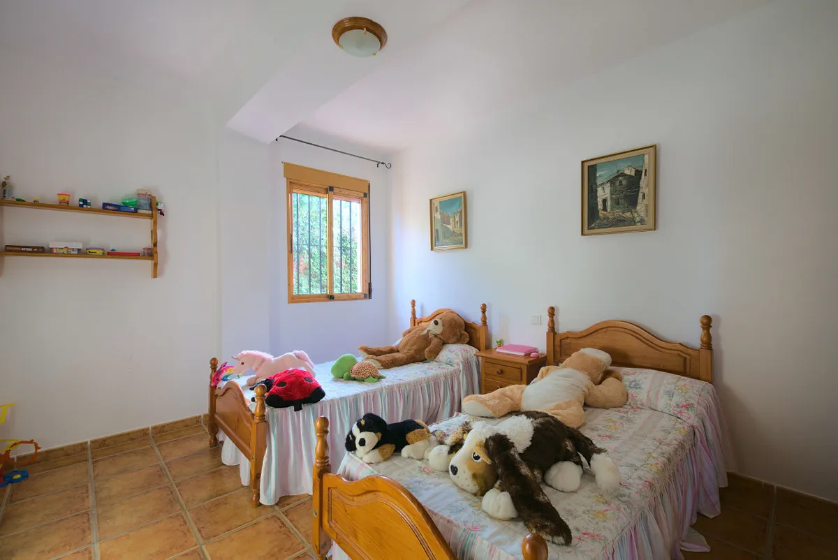 c2be3317-dab7-4fe1-bf99-4d761e4cfc38