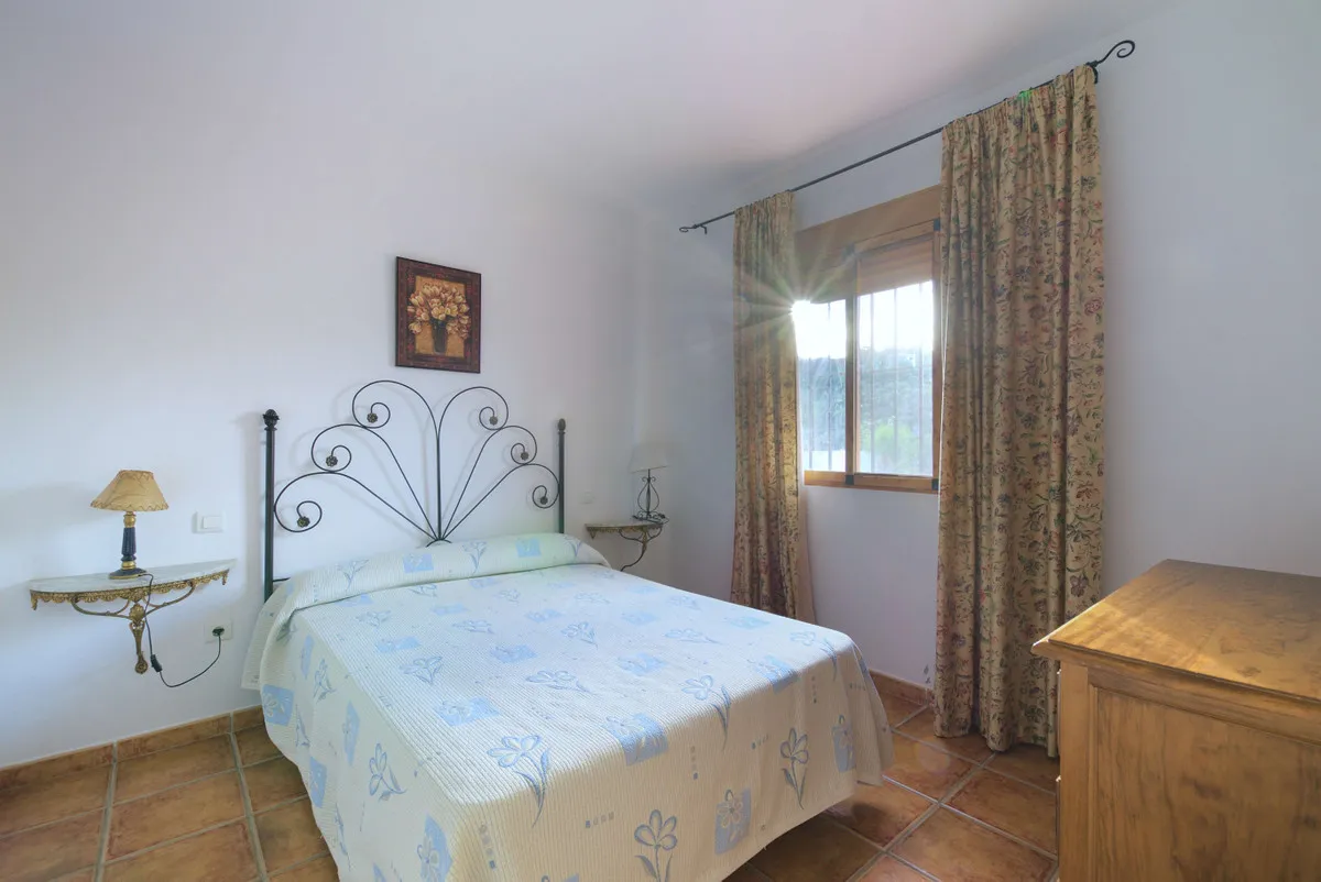 c83484ed-8b88-4a53-bf81-133677d25267