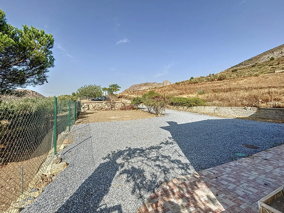 8ebaf70c-09b3-4678-b54b-8f57ca9e4a79