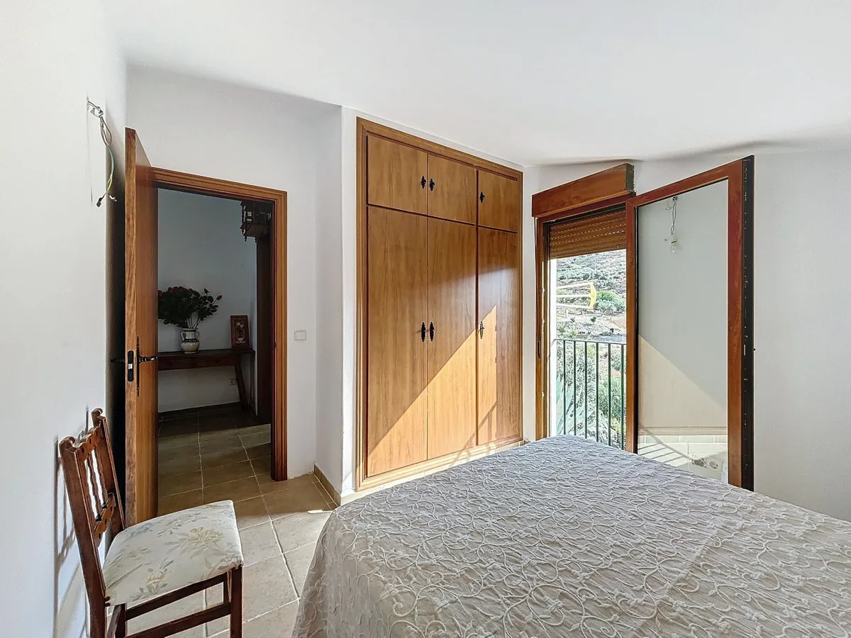 b36dad70-76bc-4730-b70a-399c64143a2d