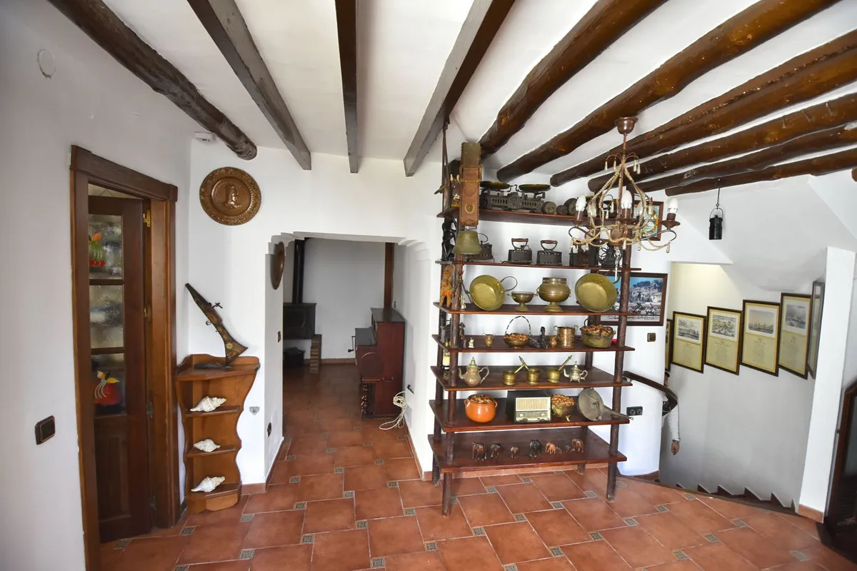 2d454f5f-fb36-43e0-bb18-f13d63adc519