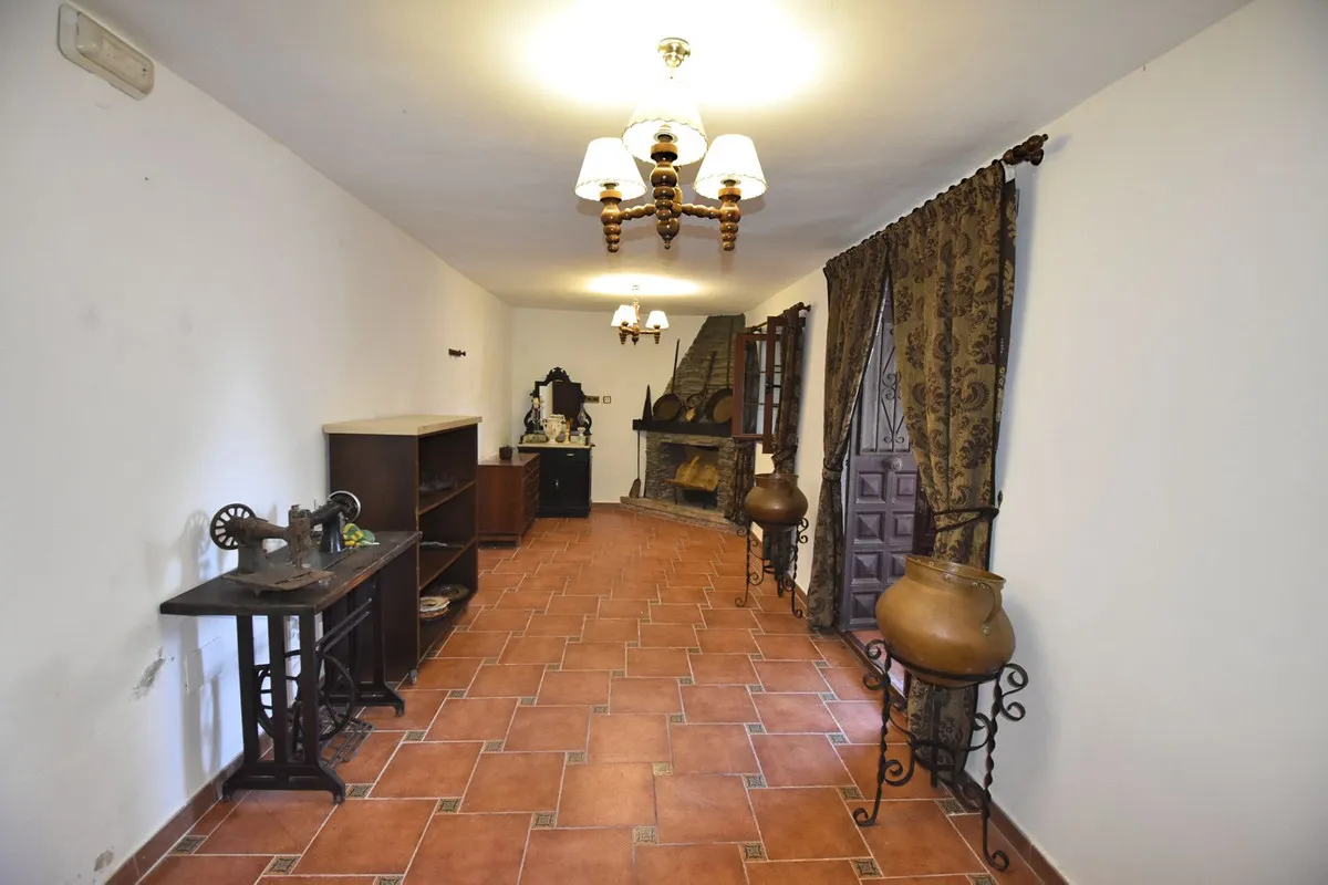 c4cb7420-b23c-415c-8ef1-b49db1514637