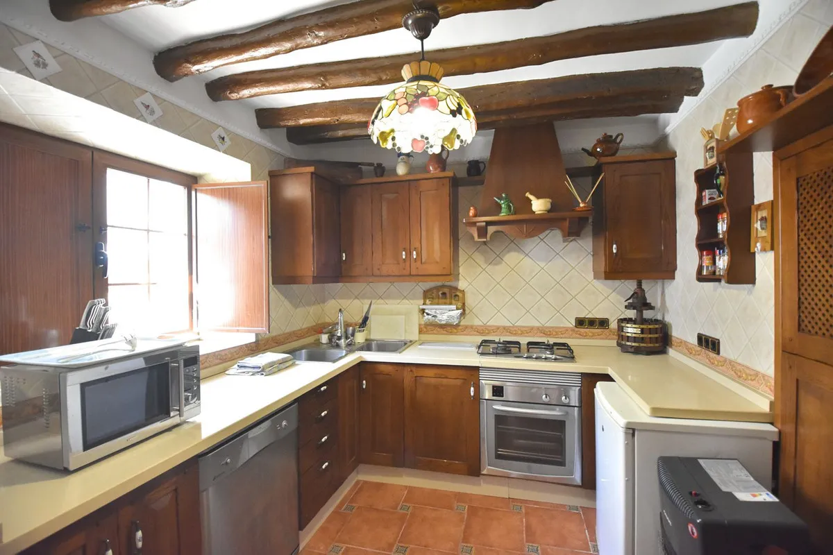 ee36f691-fd02-49e3-8c5e-738f0a855f5e