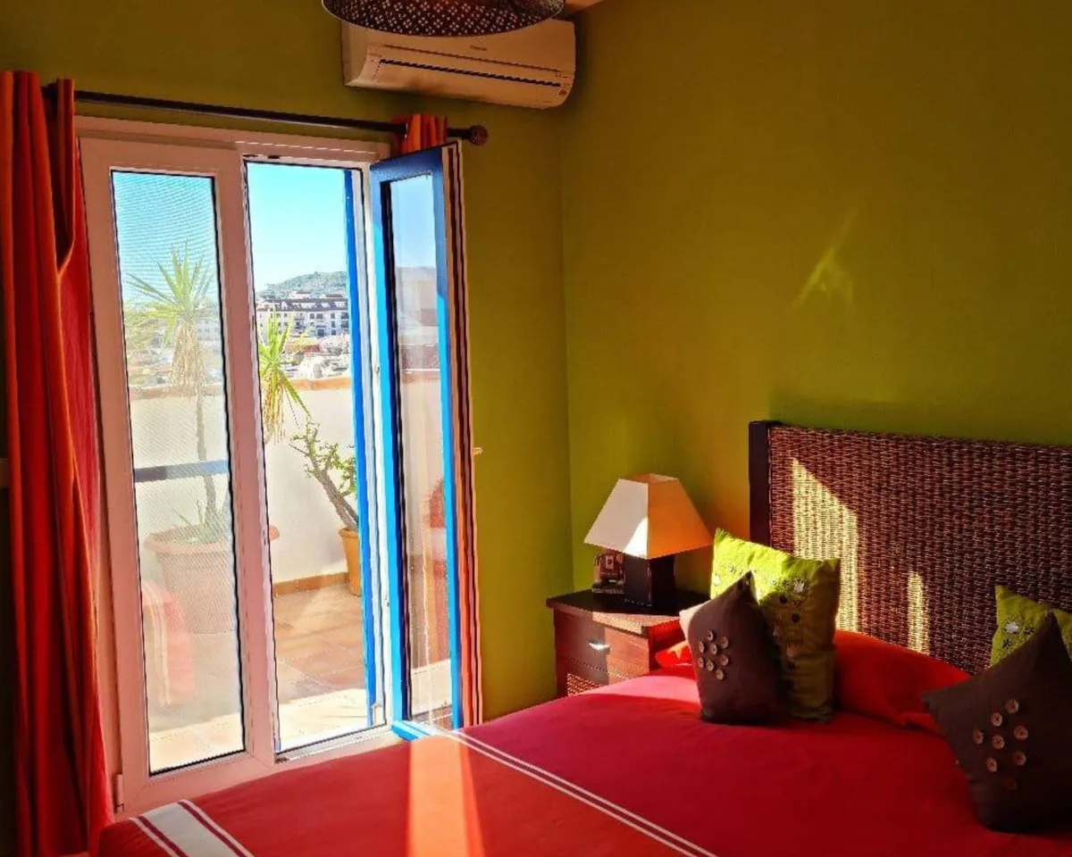 c4a5b089-66d2-4136-b097-de0de5daae43