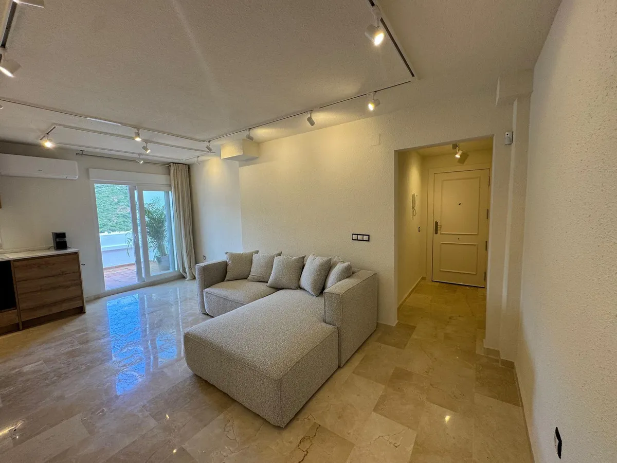 9d03e18f-1ebf-4005-aff2-2fe887e60705