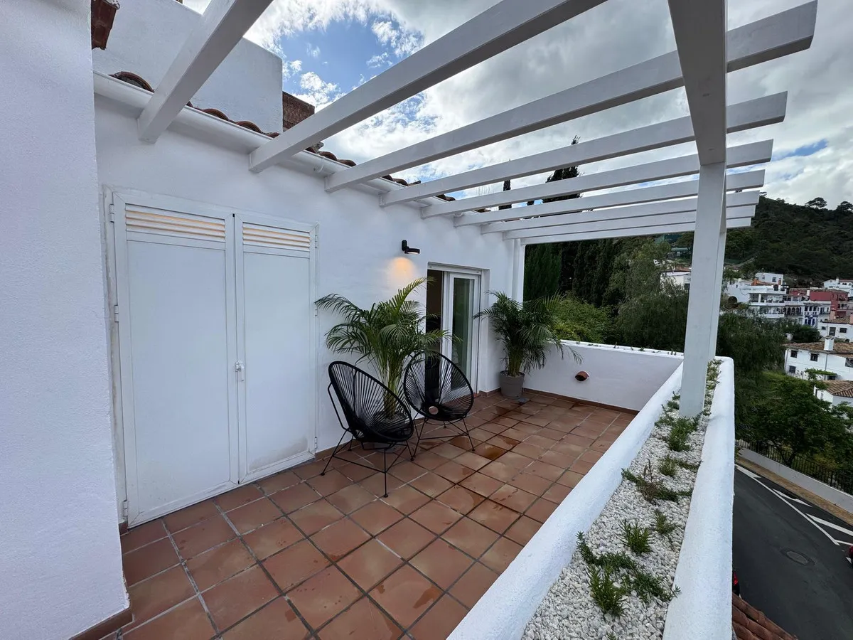 c2fbcb8a-89c4-4c22-b1e2-1ac6e9bfc343