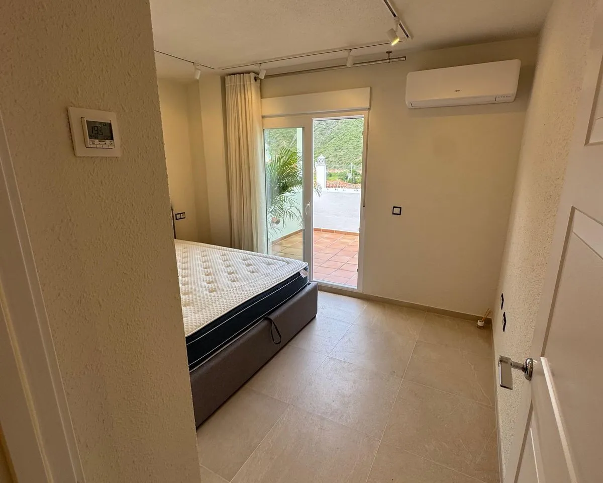 d182a6e2-27fd-4d7b-ba7f-c7d0ec2eeec8