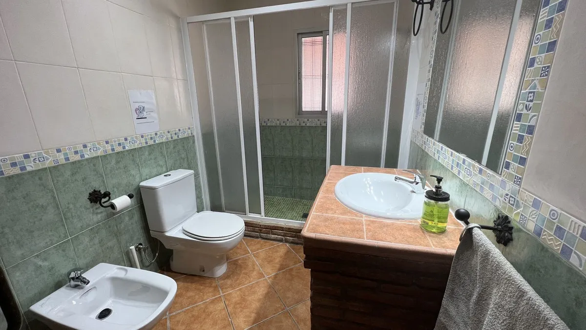 41ecb824-b72a-450e-a2ce-b5f6c99e5ad5