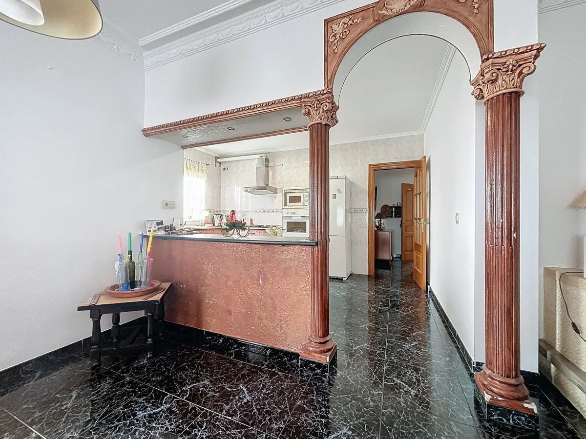 048fef55-ea5b-42d2-a587-f36afd5d5309