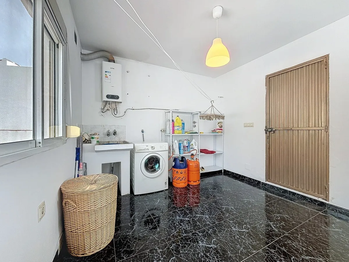 598fba05-dba8-4c74-9d65-c87d79788022