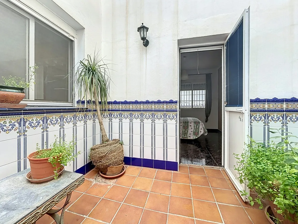 97b5f9ad-ef9b-41d0-bc35-281ea80e1060