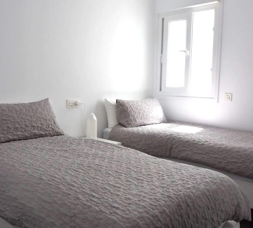 a406dac1-b1bd-45d9-b458-ed989fe1a25d