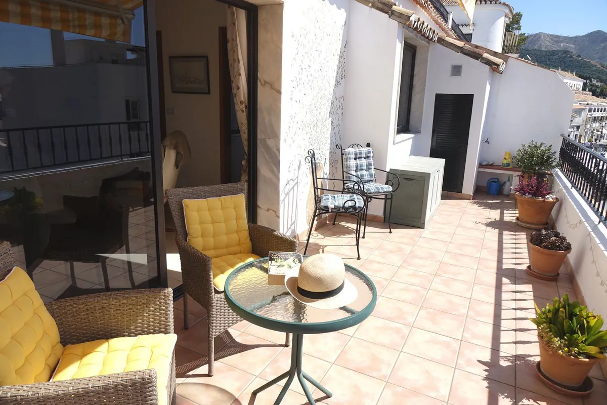 6e5b857f-70a9-411f-9b6b-c0e7aaad6769