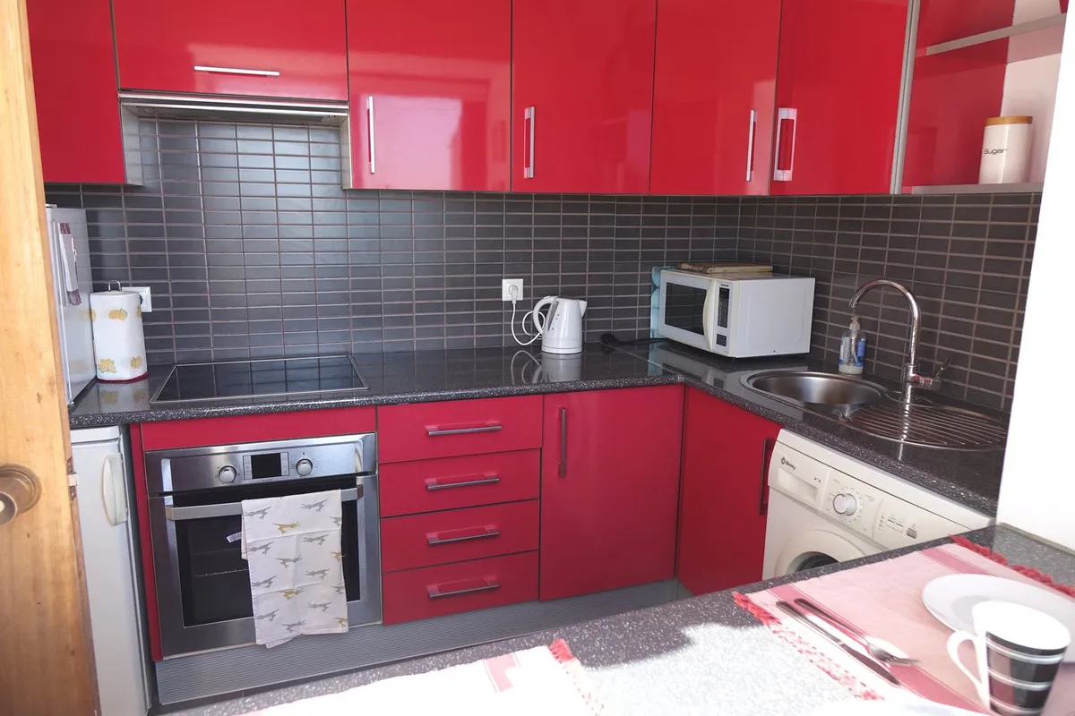 eb2b7300-fb14-479b-947f-73a546e0024e