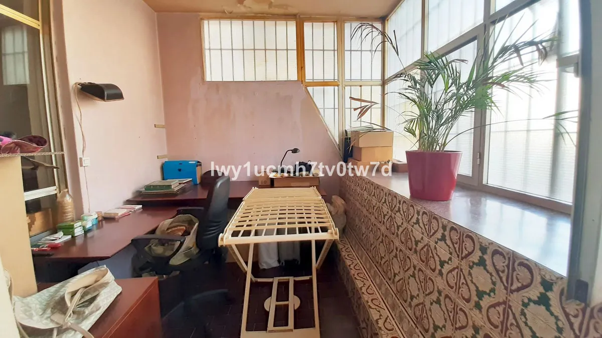 1e695e27-933d-41b2-8750-8fe2310c8d04