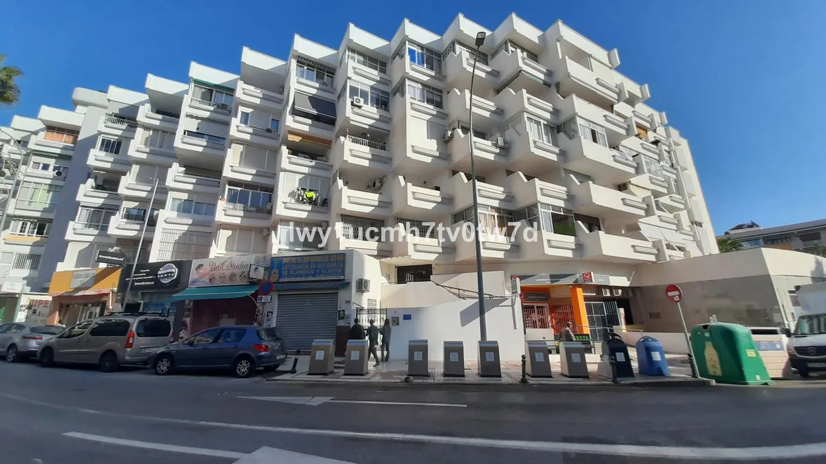 83700bd8-a0d7-4264-9445-7c7c2cee3ad9