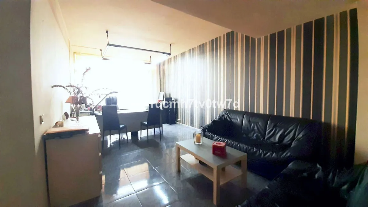 e7383cf0-1438-4ad7-8d7e-b028c7563760