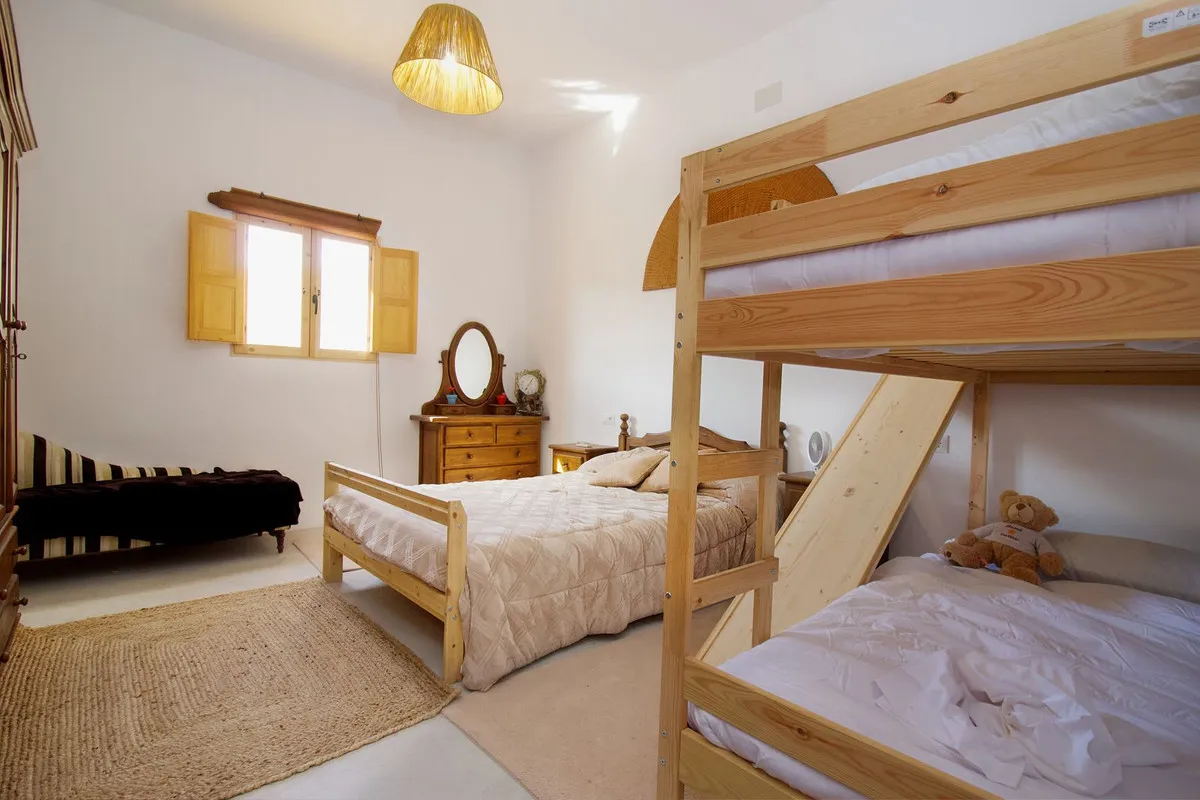 32f5b8e9-39c6-4631-9219-24be66888109