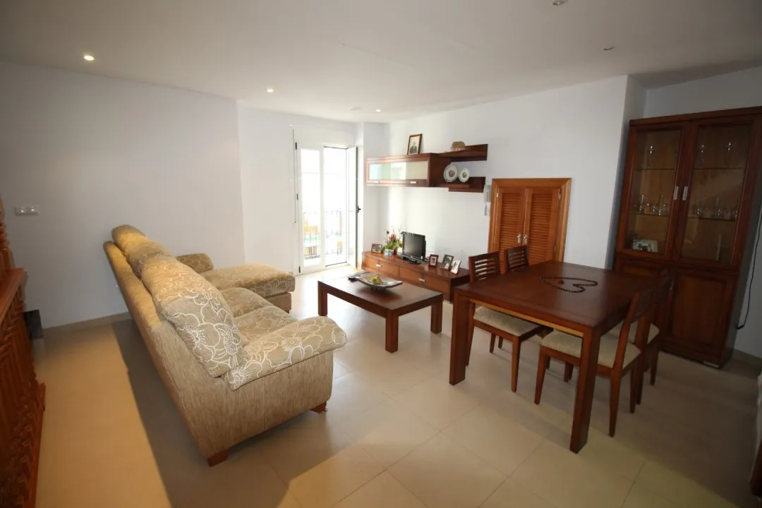 4d4c7f15-9916-47f1-8fc3-6b7f0a3107ca