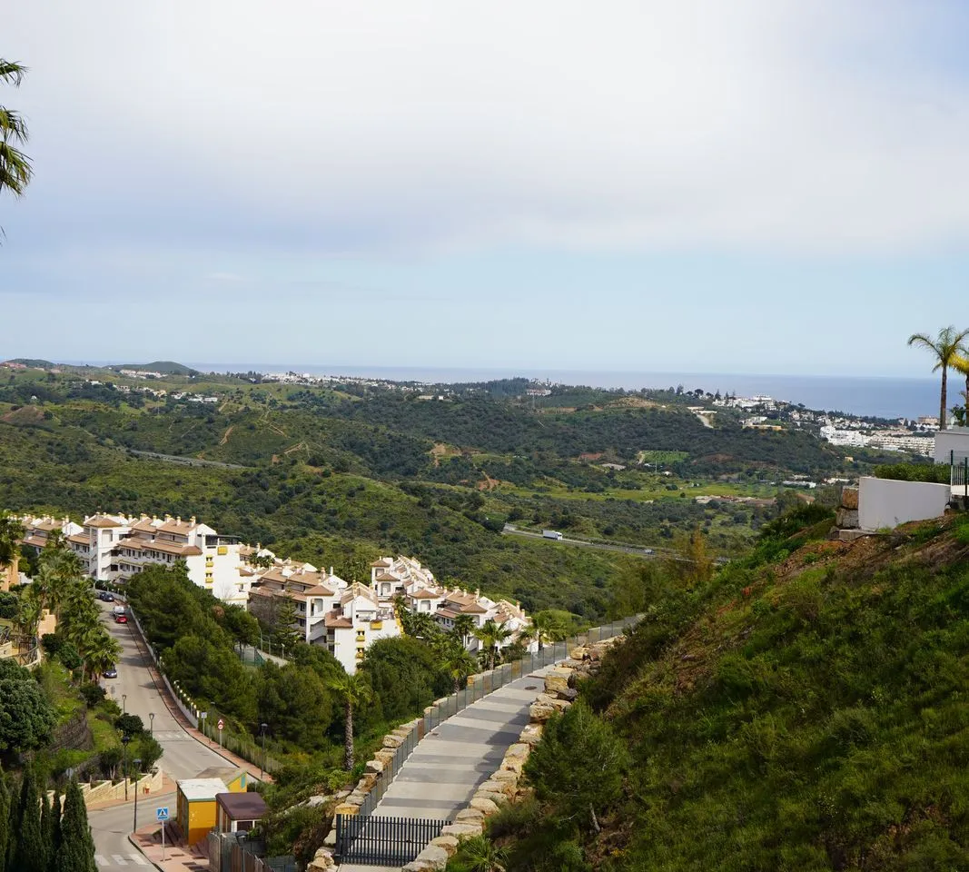 ddb7a498-f001-40fe-ab86-704810aa032c