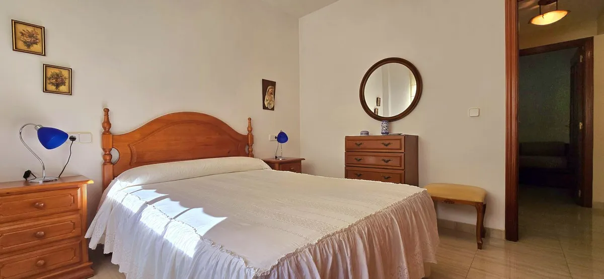 01e2b093-fcbd-49bb-a982-f644235f75ff