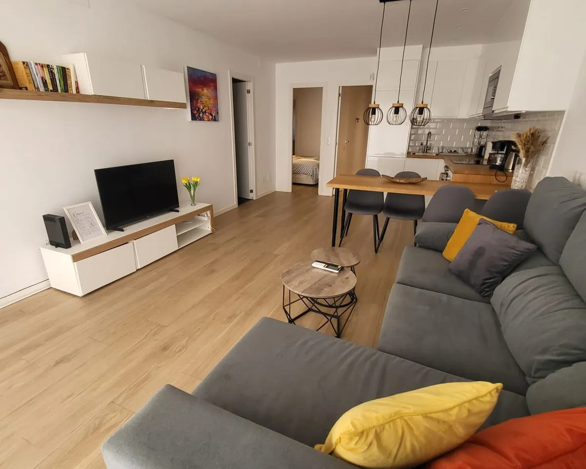 aa0e9674-3861-4481-b0b8-506f866345bc