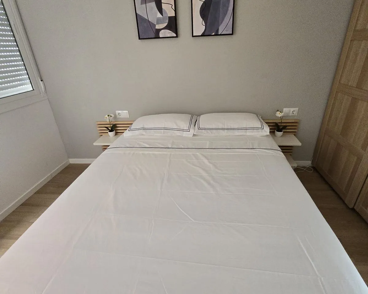 eb651dc4-4f3d-4b08-a0b8-0b7742a5187f