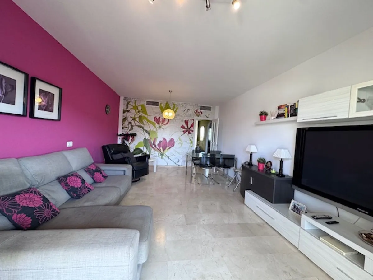 d64960a6-e4cd-408a-8dba-c328c16777f2