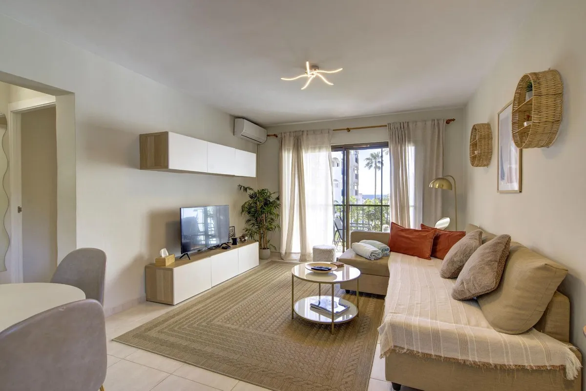 328ecfba-dc7f-4e3d-8e58-14b1850c591e