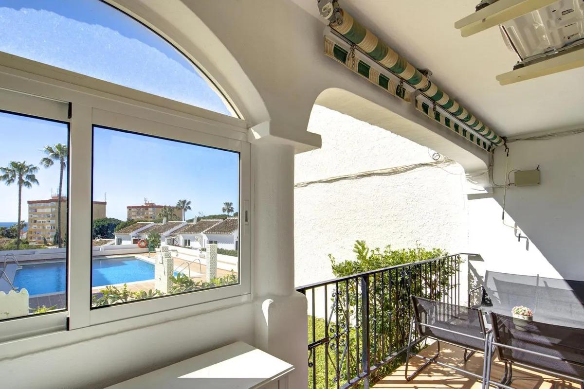 e0368e76-aded-4213-a58e-7431fbf03975