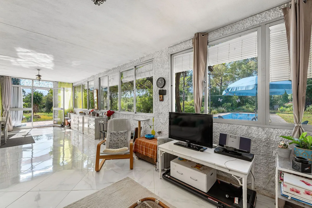 0b66f8f1-021c-4b25-80e3-822e42d0bbfb