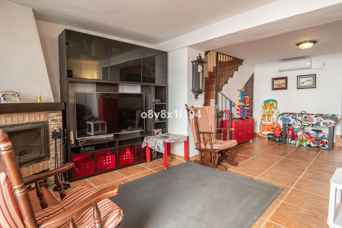 a0064ad9-3638-47d1-babf-b453d1250d41