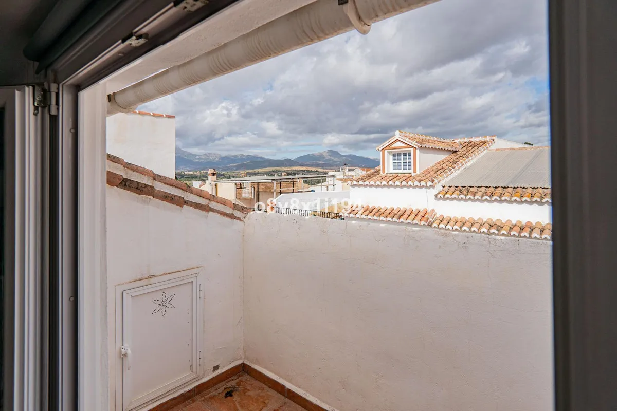 d943fdfa-fcd7-46ec-ae0d-d921cf089a81