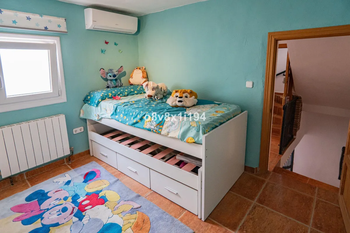 f135ebe1-6a8d-4c05-b698-54af83e081c1