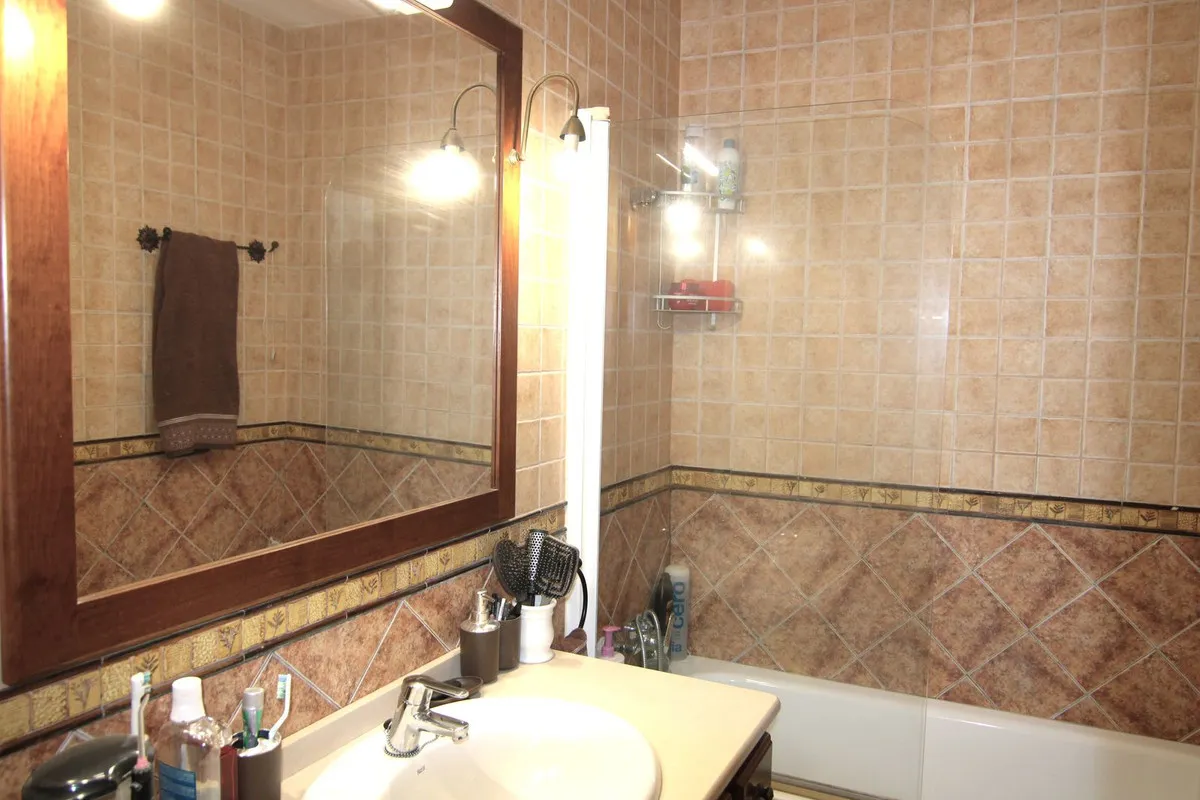 e40fa93b-ad46-4b23-a352-8026237450ce