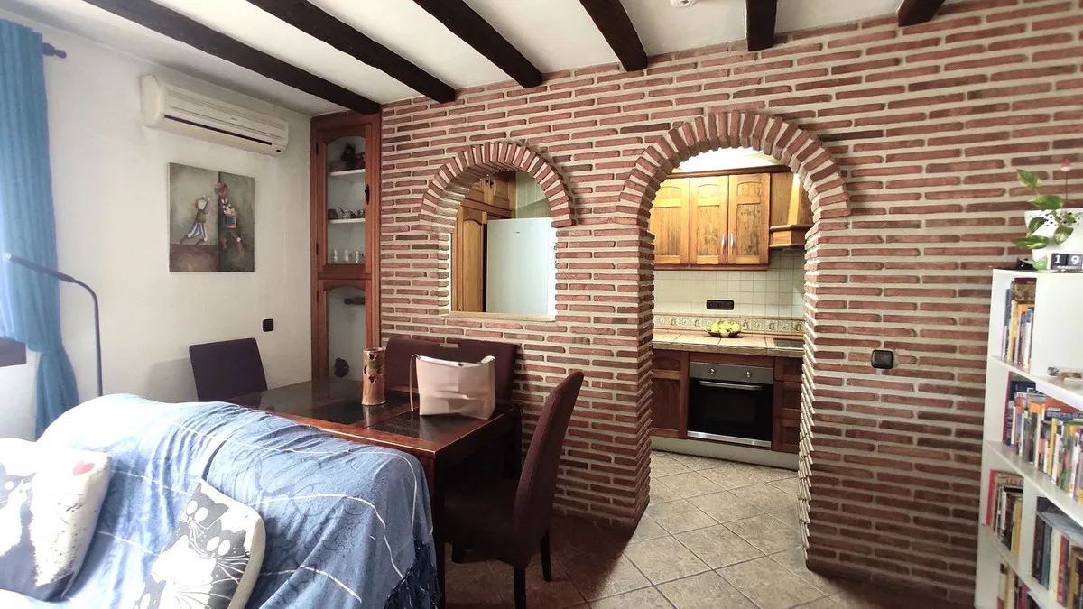 e70ef278-b05b-4134-95e8-06f9fbced6b7