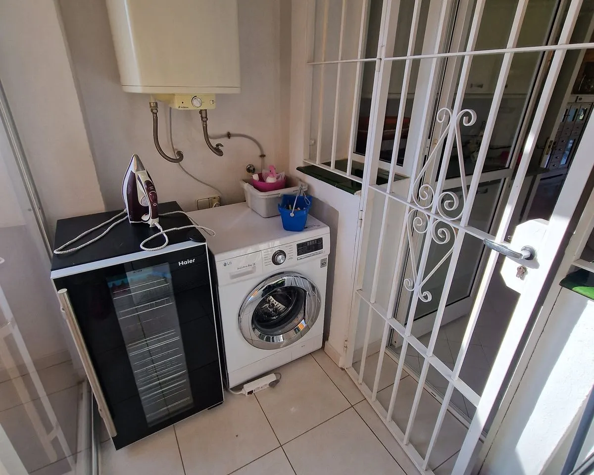 b0aa76b1-9939-4c27-a0df-0cfa3aecfc49