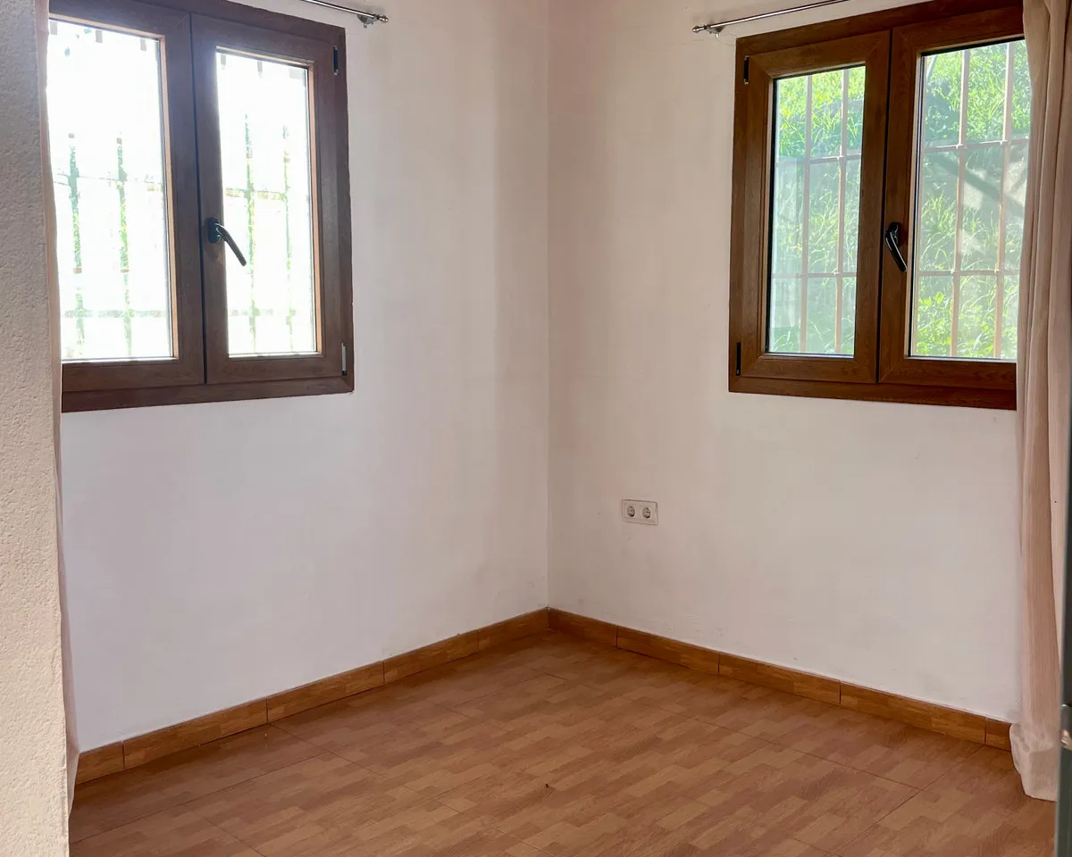 c80c8c5e-6833-4ffb-b8e0-c917b0890f1f