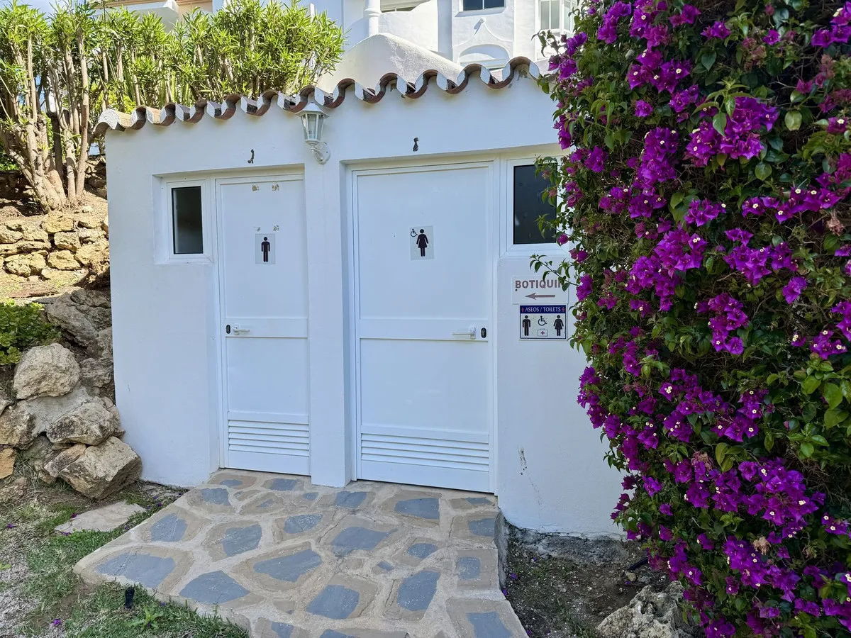 4a1ea3cb-d750-4c95-800d-11a5a4d753ad