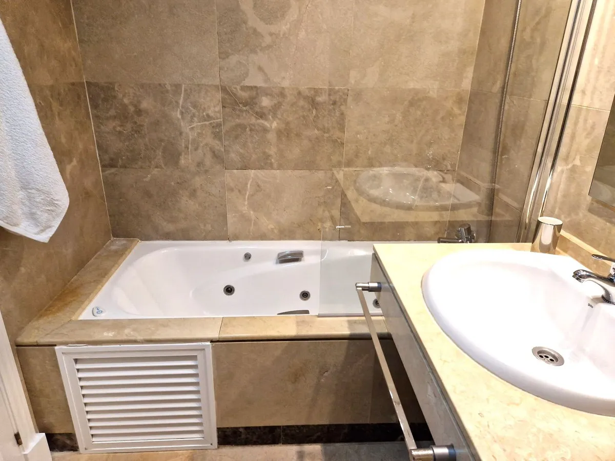 19efe947-c6d6-42c1-834e-1281cca0212f