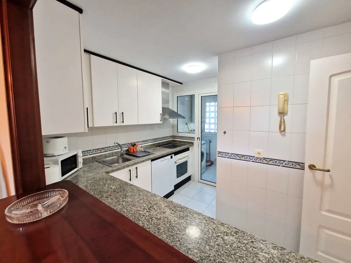 8c434975-303a-4427-82aa-a7e4aaf80840