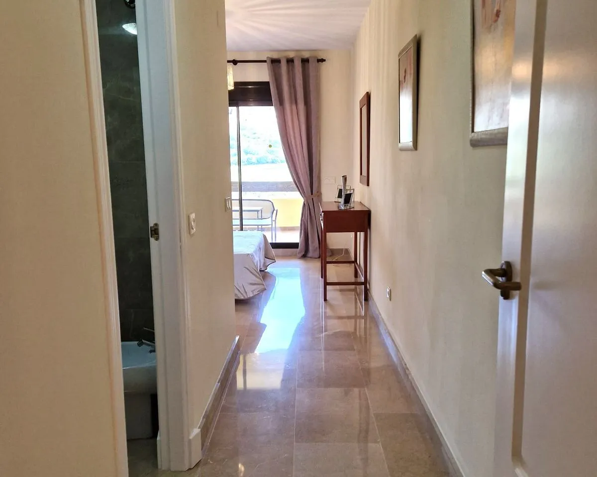 aa328b69-dfd0-4eab-9490-ac9c8774c219