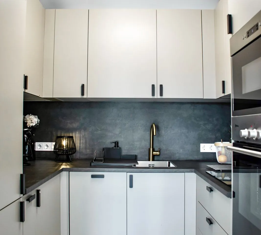 8b5cb739-4a87-443b-a232-0c8f7de3983b