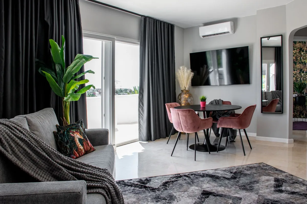 a08253c2-1091-44af-a3b2-06c3aadb2df1