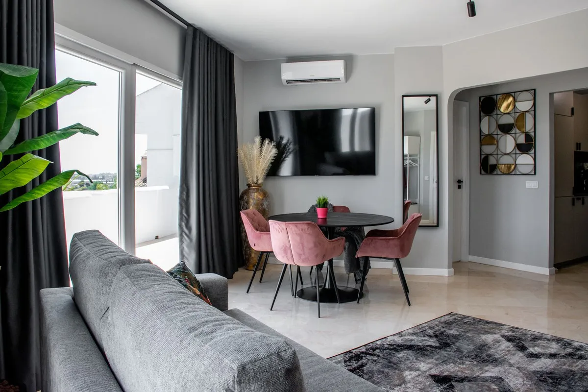 ea07ac83-eabf-47da-b6a5-59f6a6287759