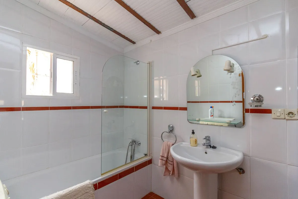 26ab4193-42ec-404f-87db-0b4ab2ca679c