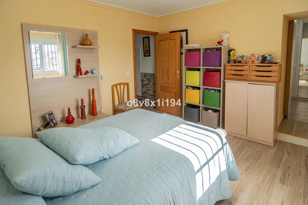 094cba36-ef61-4327-b2e2-b5cf686cf62b