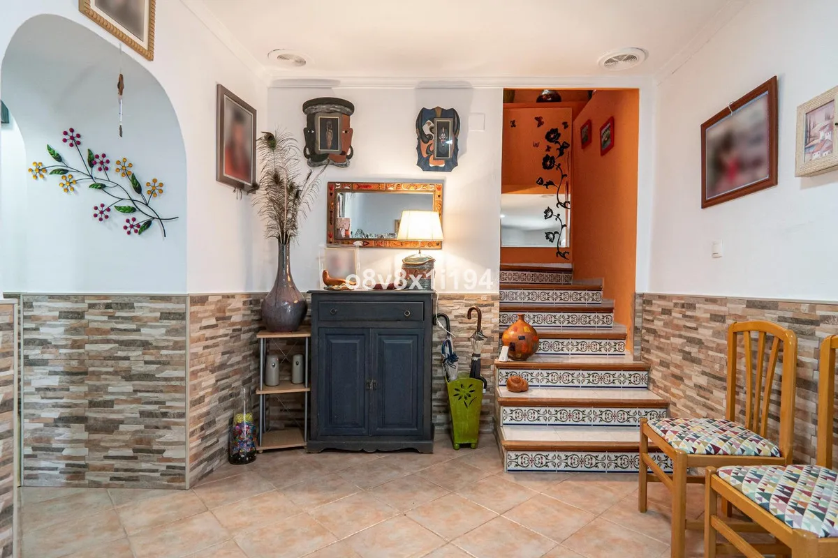 b6e272df-be0f-4ee5-be4c-1ff823189302