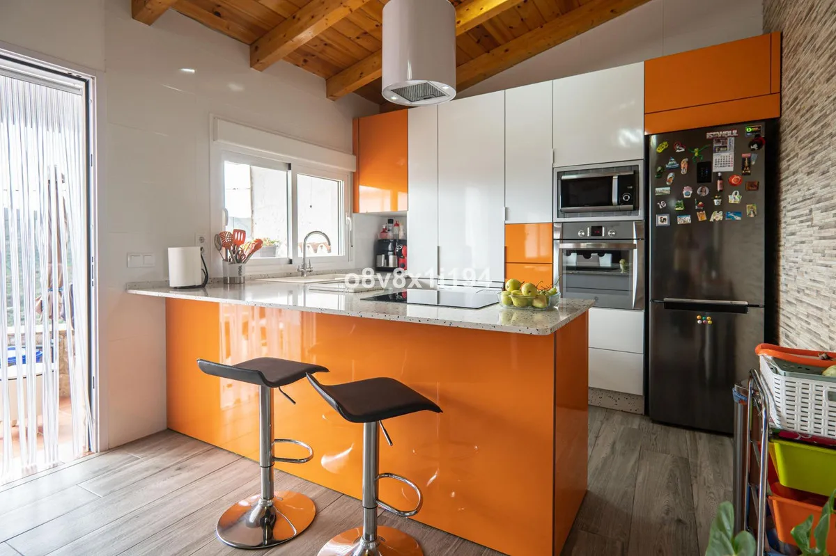 d151e715-c54c-48e0-82e2-ec708b4437c6